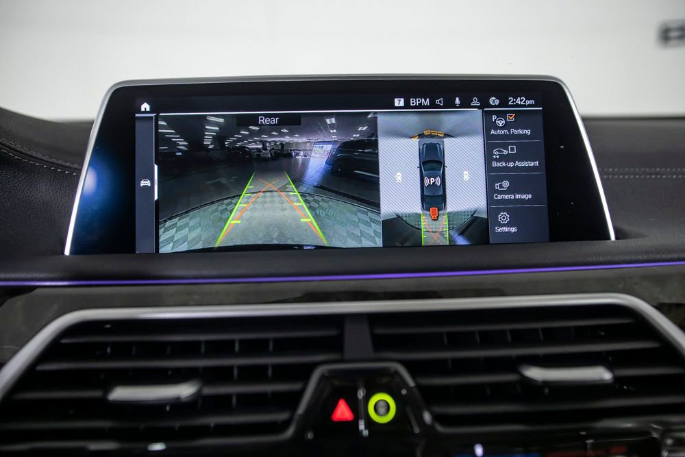 Used 2022 BMW 740i xDrive w/ Premium Package image 30