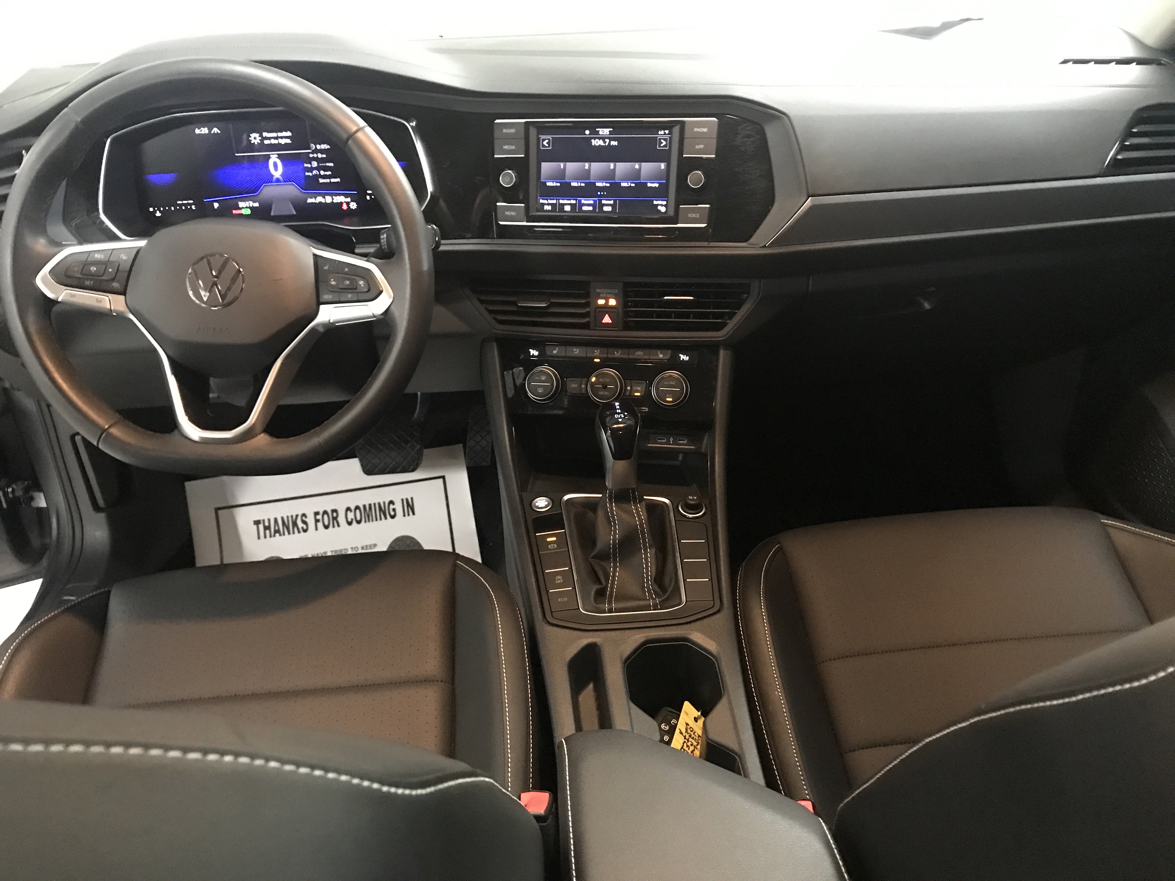 Used 2024 Volkswagen Jetta SE w/ Panoramic Sunroof Package FWD image 16