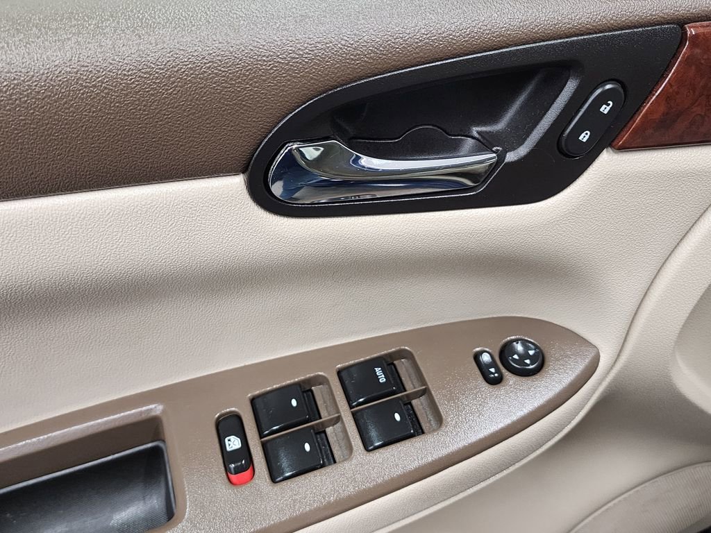 Used 2008 Chevrolet Impala LT FWD image 10