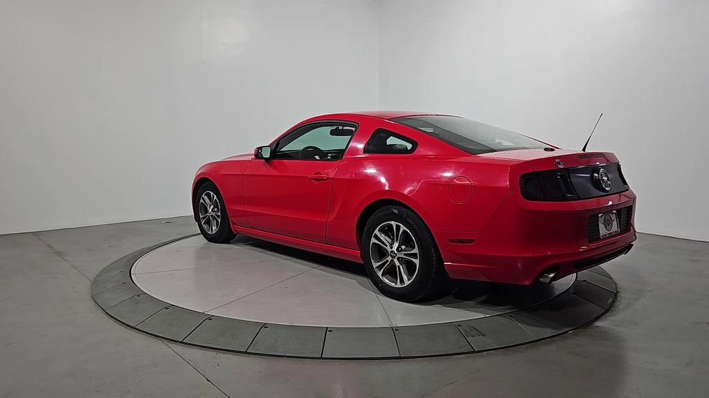 Used 2014 Ford Mustang Premium image 3