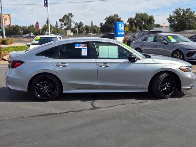 Used 2025 Honda Civic Sport image 3