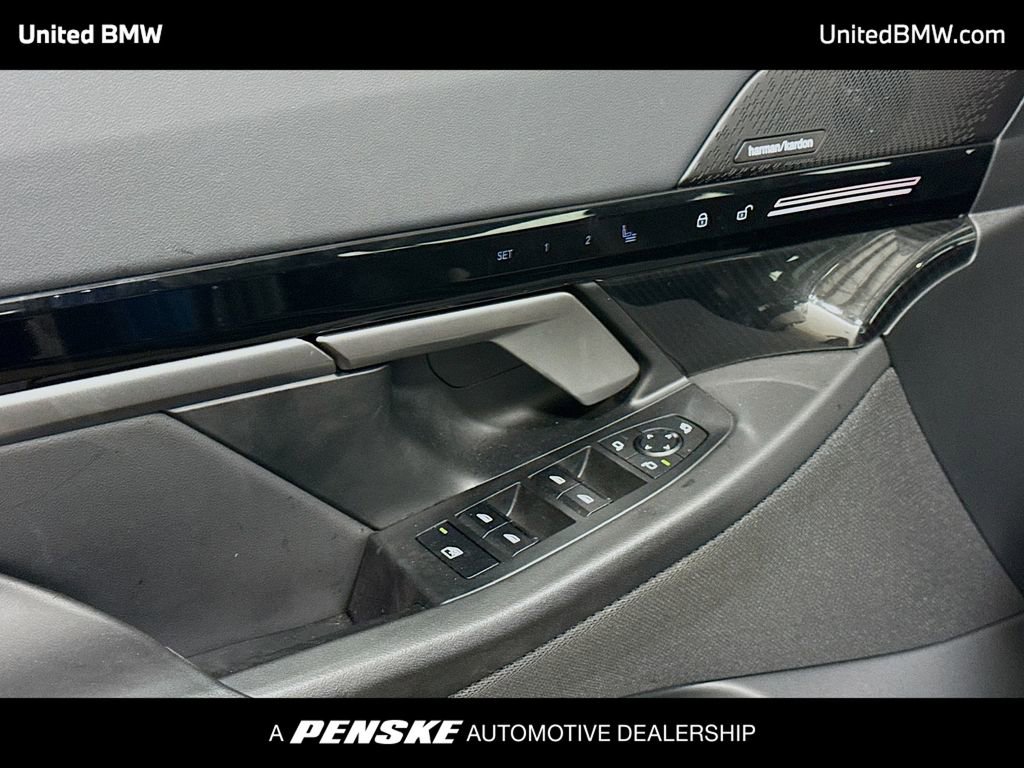 Used 2025 BMW 530i 530i image 3