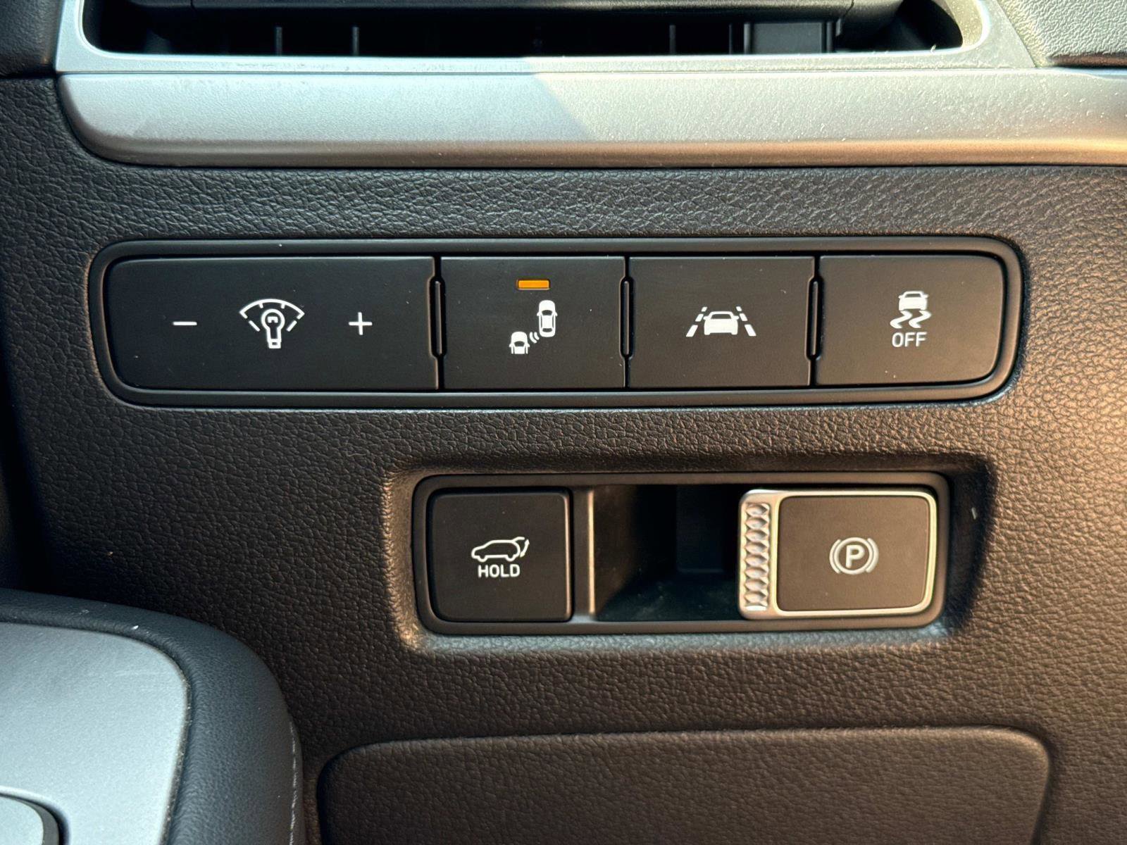 Used 2021 Hyundai Palisade SEL w/ Premium Package image 13