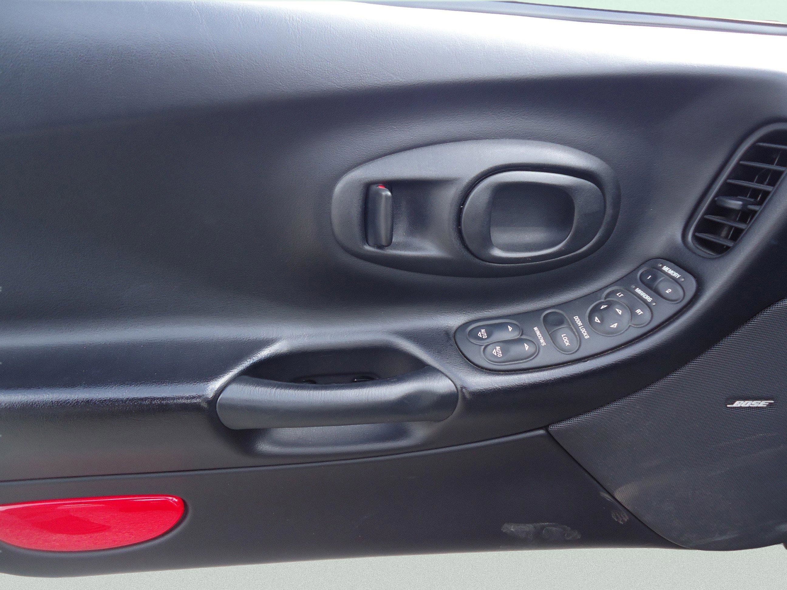 Used 2001 Chevrolet Corvette Convertible w/ Preferred Equipment Group2 image 18