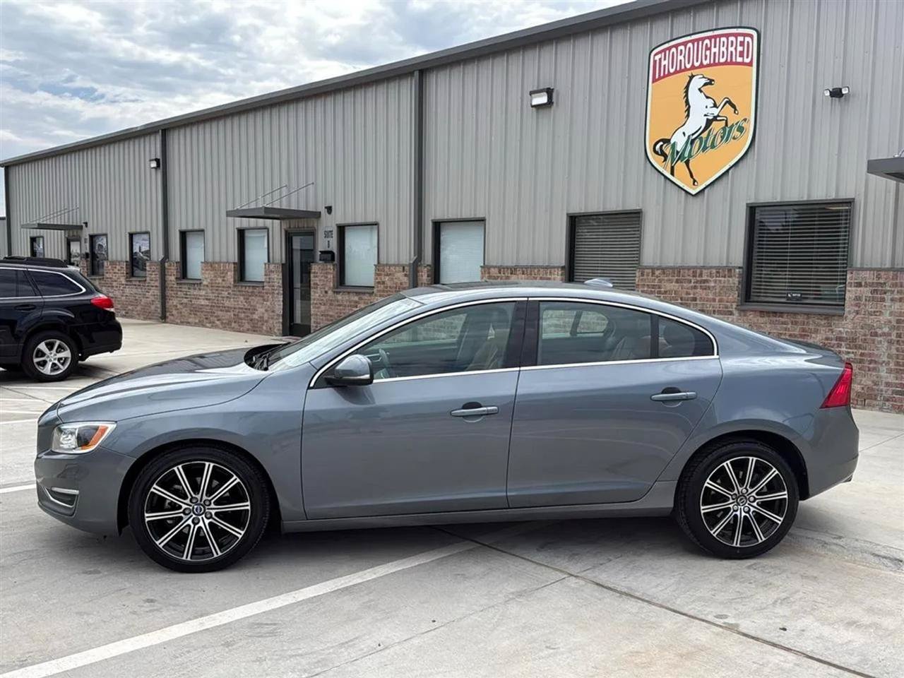 Used 2017 Volvo S60 T5 Inscription Platinum FWD image 17