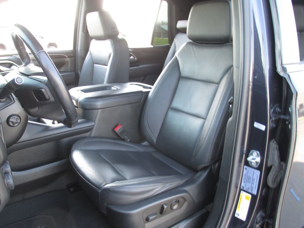 Used 2022 Chevrolet Tahoe LT w/ Luxury Package image 19