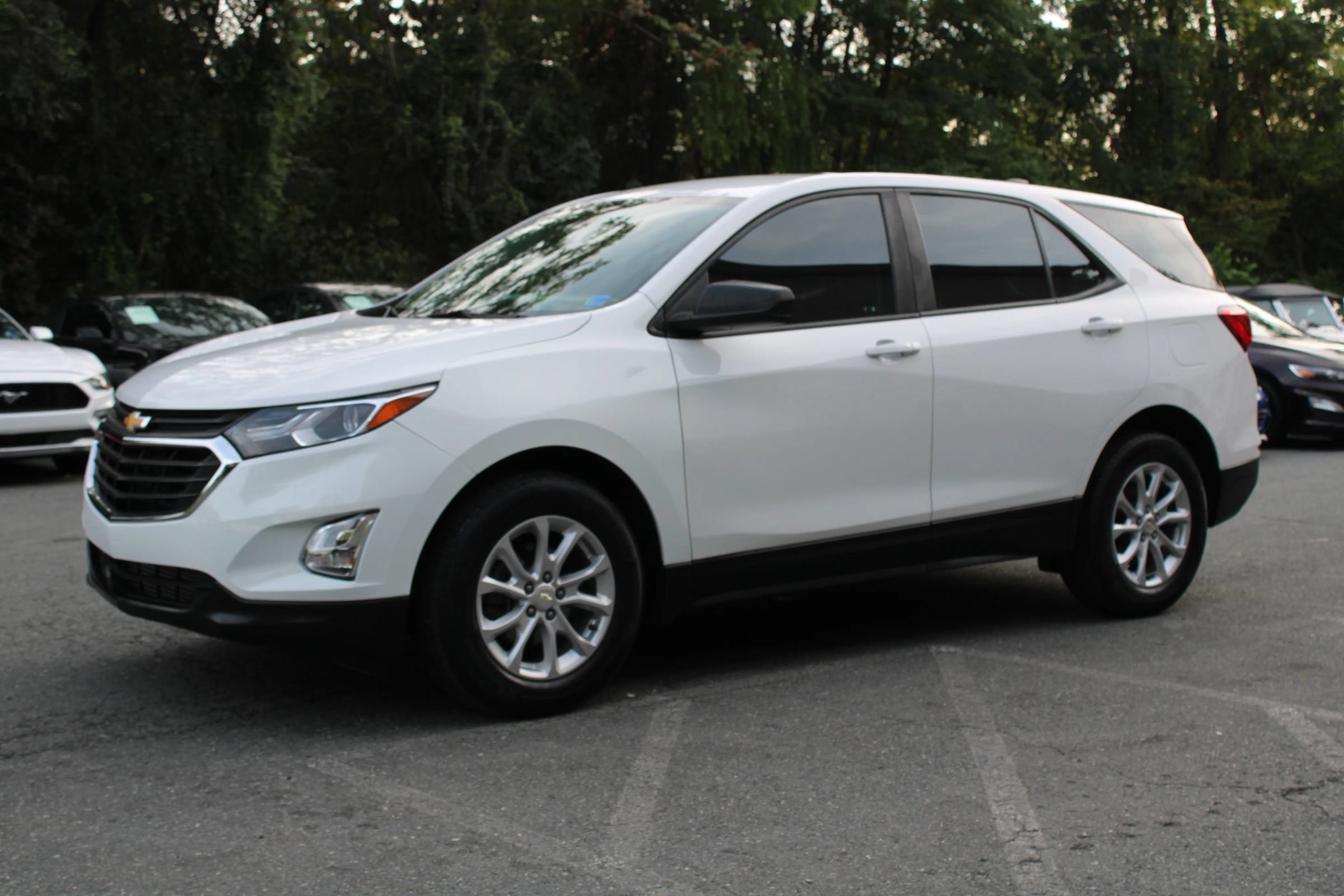 Used 2021 Chevrolet Equinox LS FWD image 3