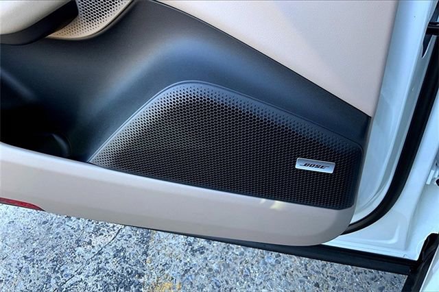 Certified 2025 Porsche Macan 4S Electric image 33