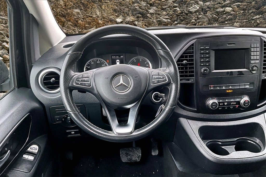 Used 2018 Mercedes-Benz Metris Passenger image 5