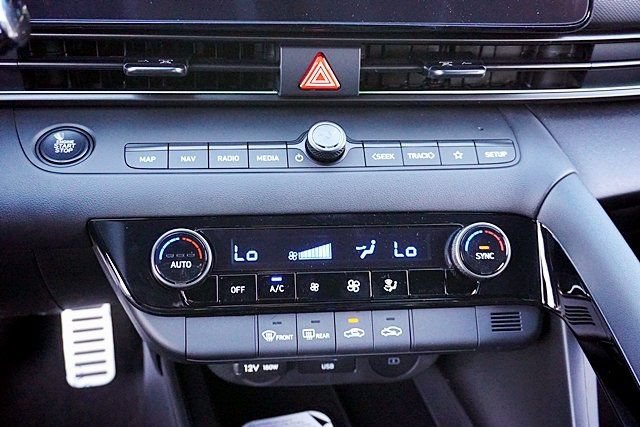 New 2026 Hyundai Elantra Sport FWD image 30