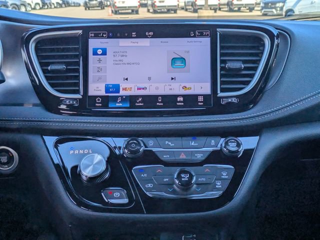 New 2026 Chrysler Pacifica Select image 21