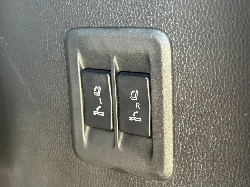 Used 2024 Lexus GX 550 w/ Accessory Package (Z1) AWD/4WD image 17