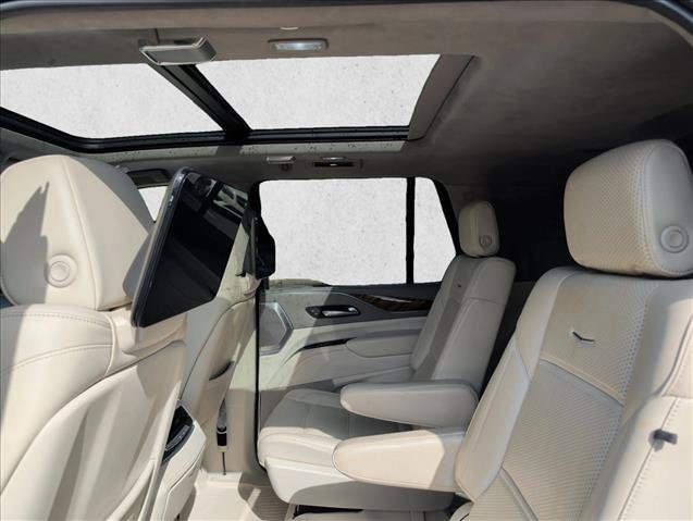 Used 2021 Cadillac Escalade Premium Luxury Platinum AWD/4WD image 14
