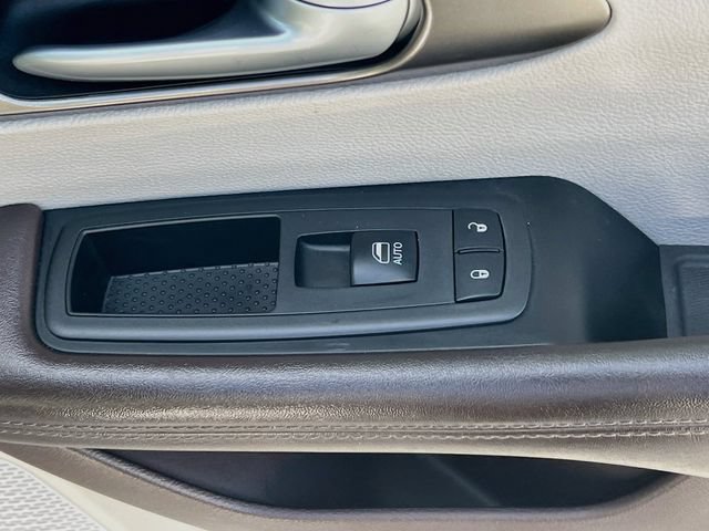 Used 2018 Chrysler Pacifica Touring-L Plus w/ Advanced Safetytec Group FWD image 32