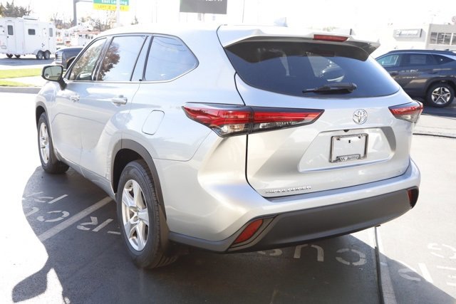 Used 2020 Toyota Highlander L image 6