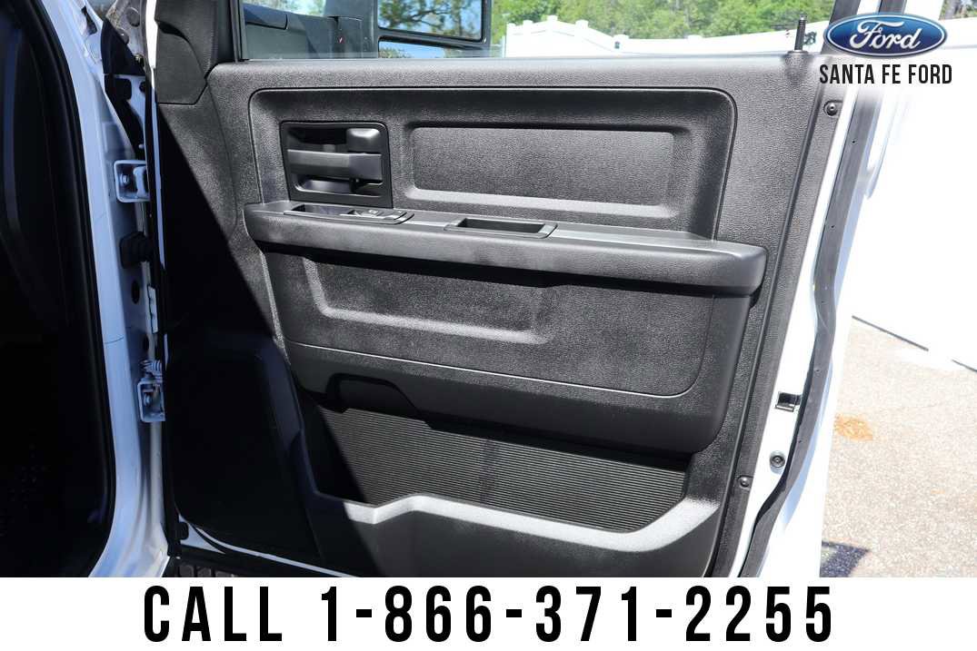 Used 2024 RAM 3500 Tradesman w/ Chrome Appearance Group image 18