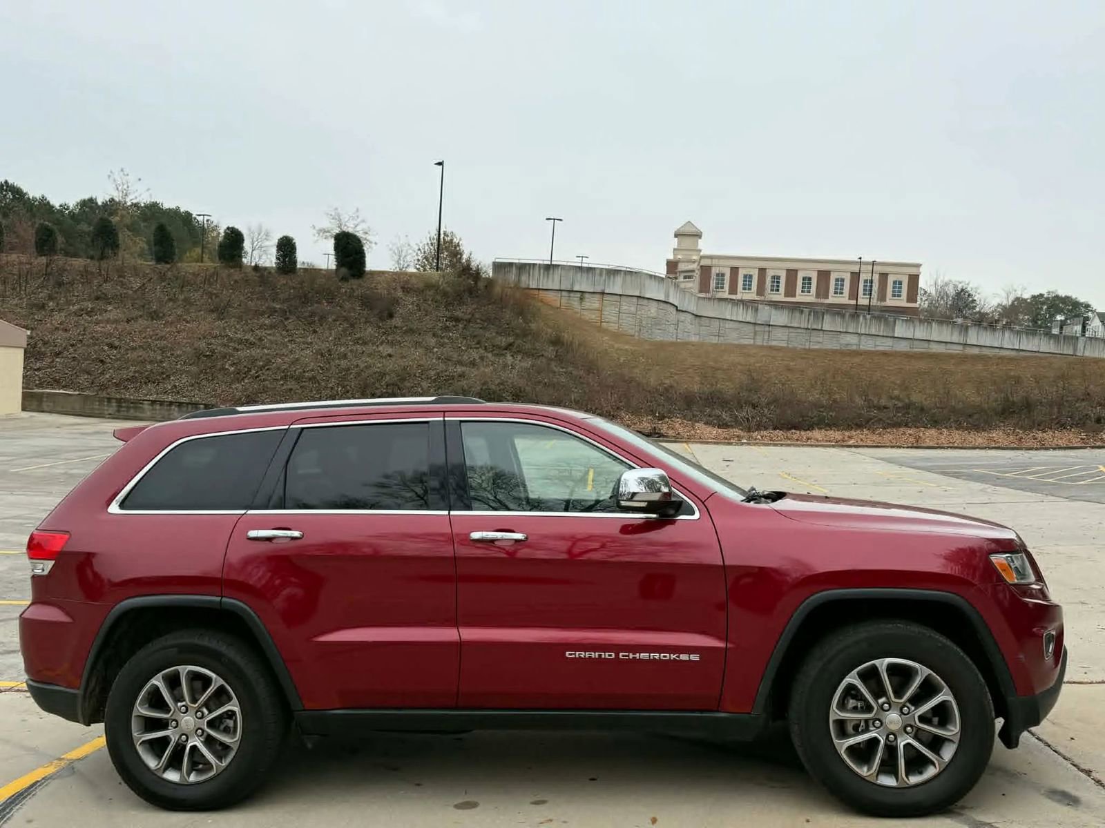 Used 2014 Jeep Grand Cherokee Limited AWD/4WD image 9