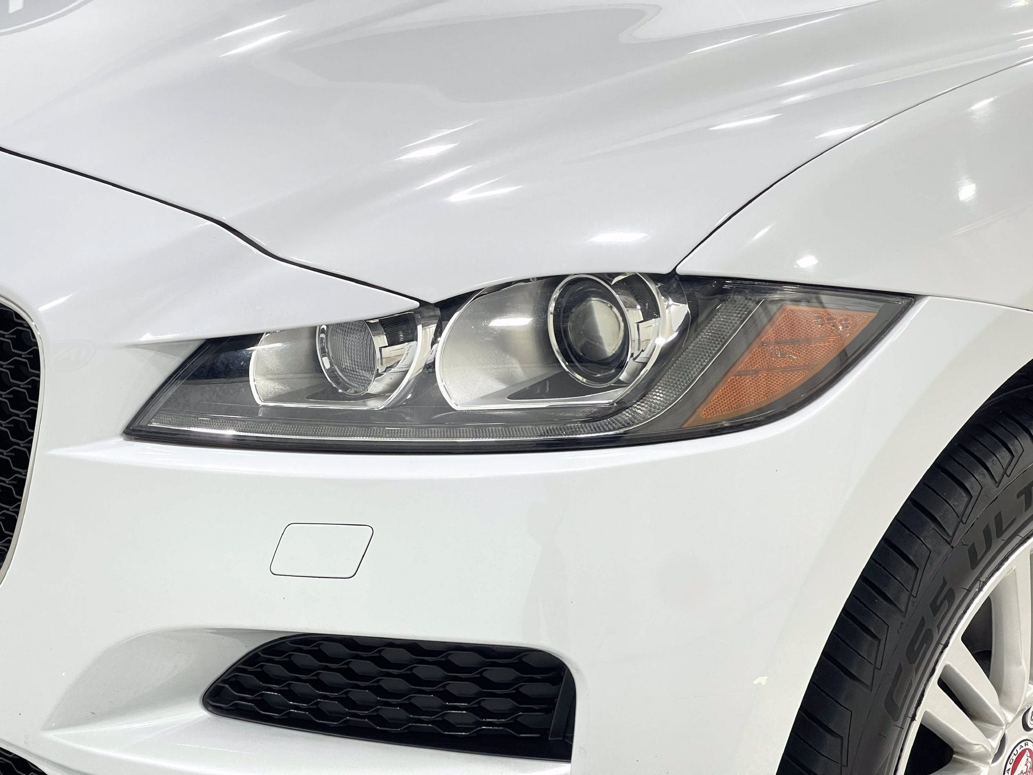 Used 2018 Jaguar F-PACE Premium AWD/4WD image 33