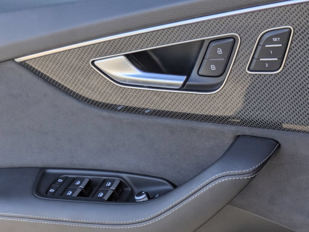 Used 2023 Audi SQ7 Prestige AWD/4WD image 25