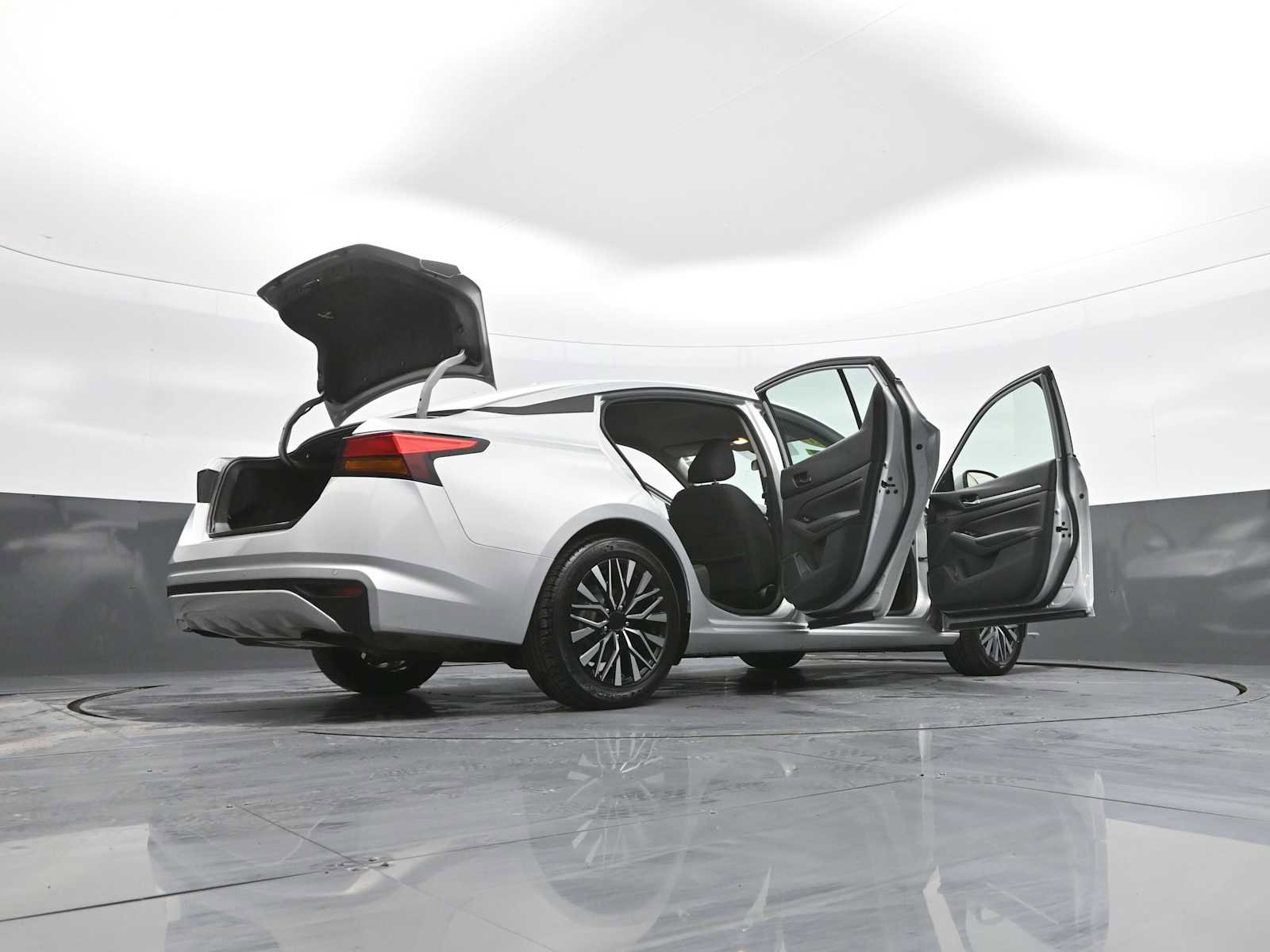 Used 2023 Nissan Altima 2.5 SV image 48