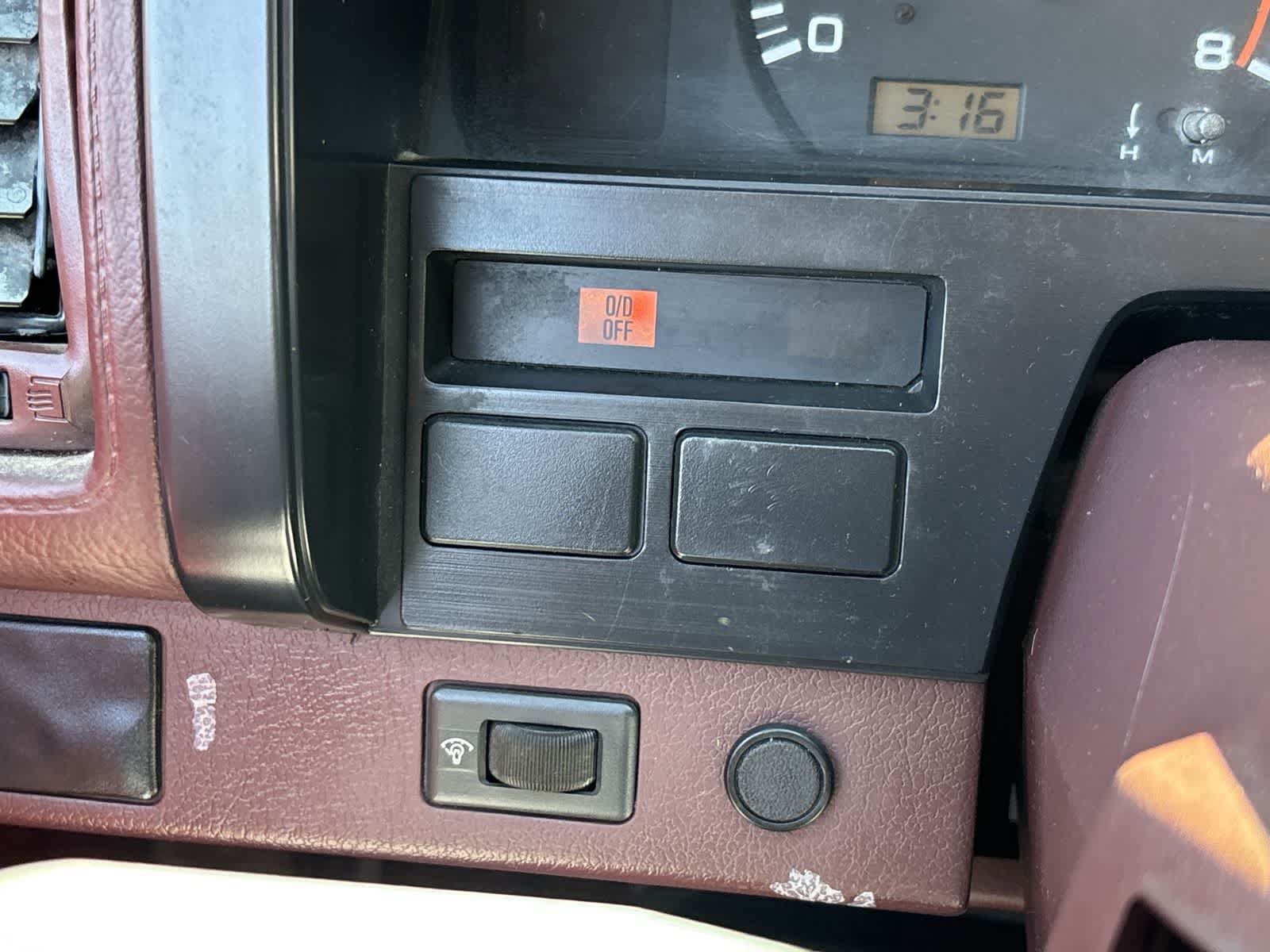 Used 1993 Nissan Pickup 2WD King Cab image 17