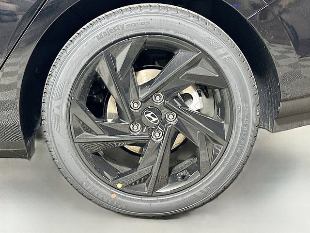 Used 2026 Hyundai Elantra Sport FWD image 18