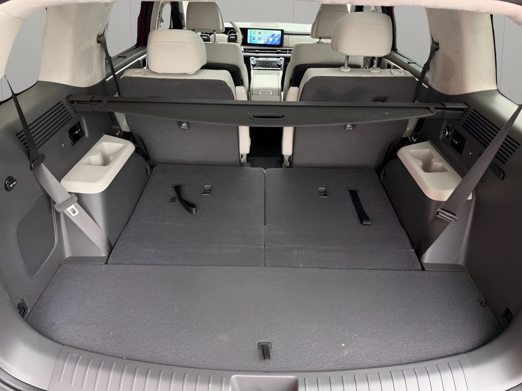 Used 2025 Hyundai Santa Fe Calligraphy image 10