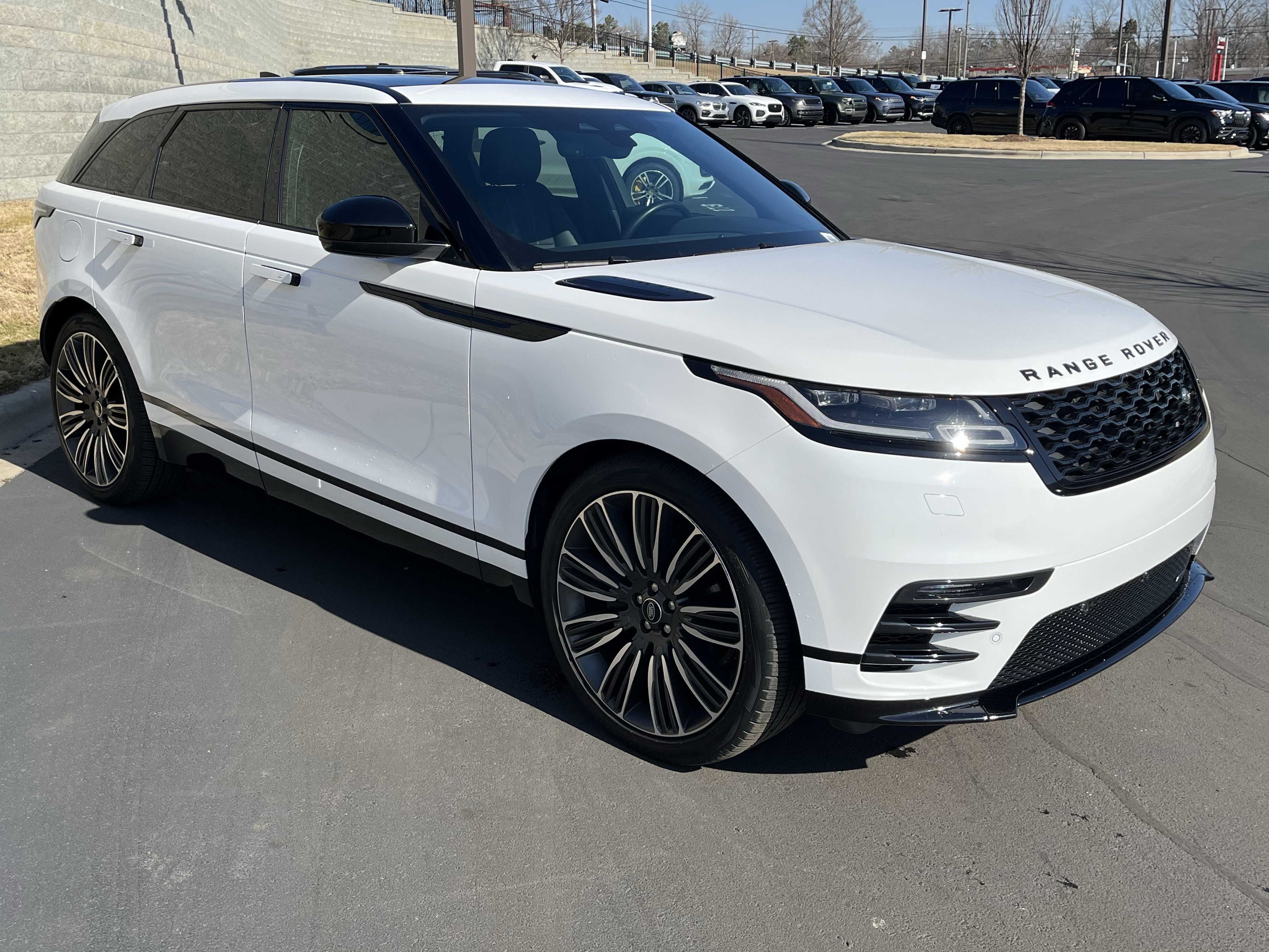 Certified 2023 Land Rover Range Rover Velar R-Dynamic S image 41