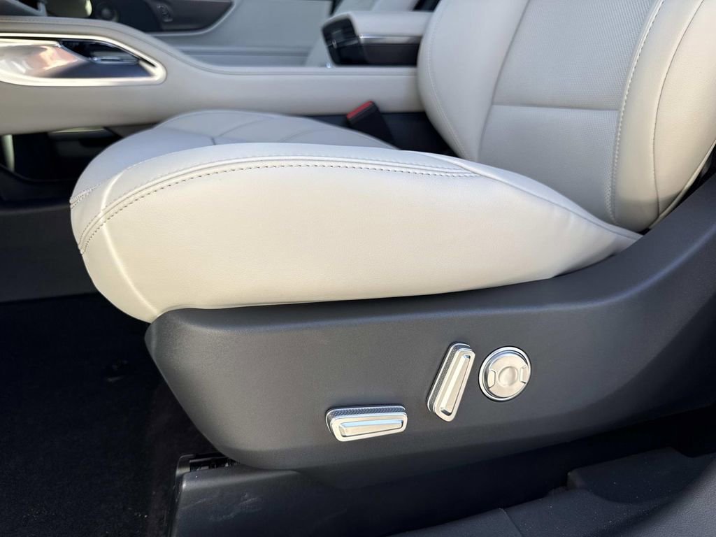 New 2026 Lincoln Nautilus Premier w/ Equipment Group 102A image 20