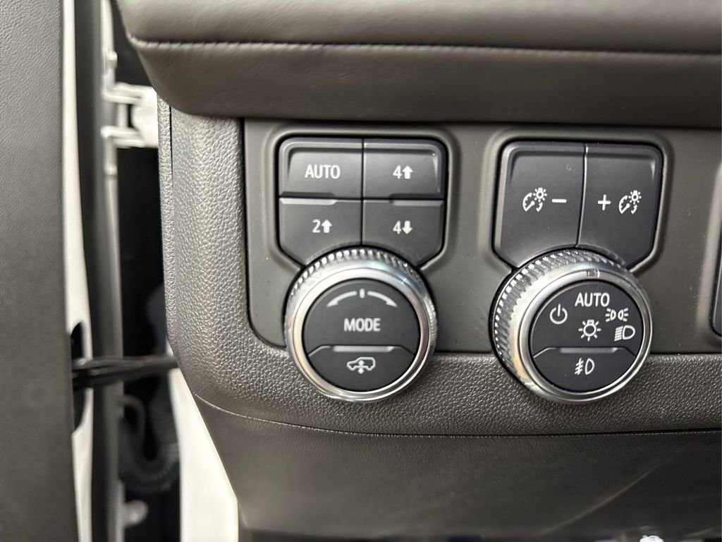 Used 2023 GMC Yukon Denali Ultimate image 39