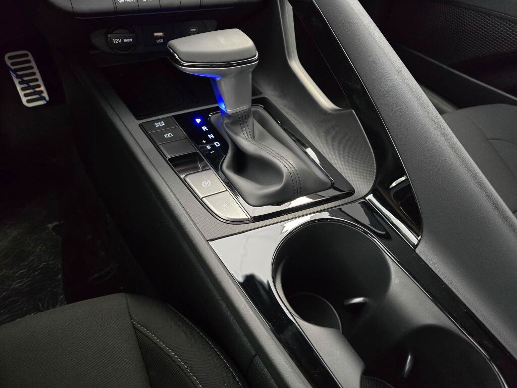 New 2026 Hyundai Elantra SEL FWD image 27