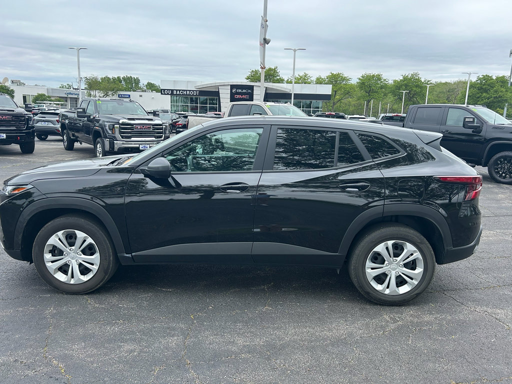 Used 2025 Chevrolet Trax LS FWD image 8
