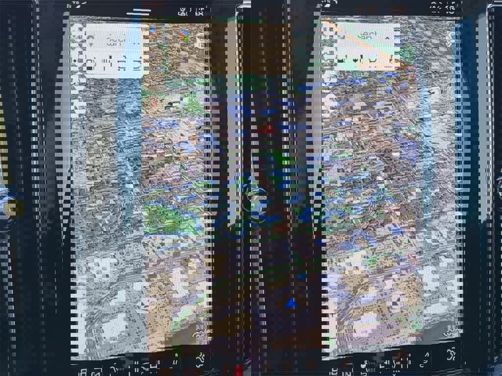 Used 2025 Volvo XC60 B5 Plus image 27