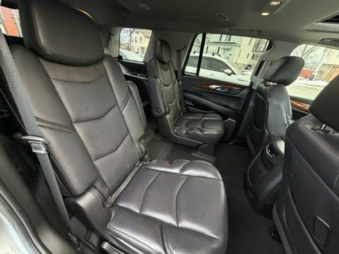 Used 2019 Cadillac Escalade Luxury image 31