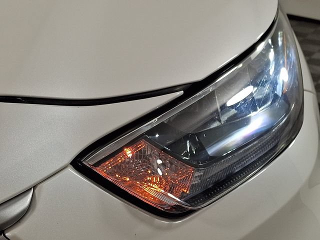 Used 2020 Toyota Highlander XLE AWD/4WD image 12