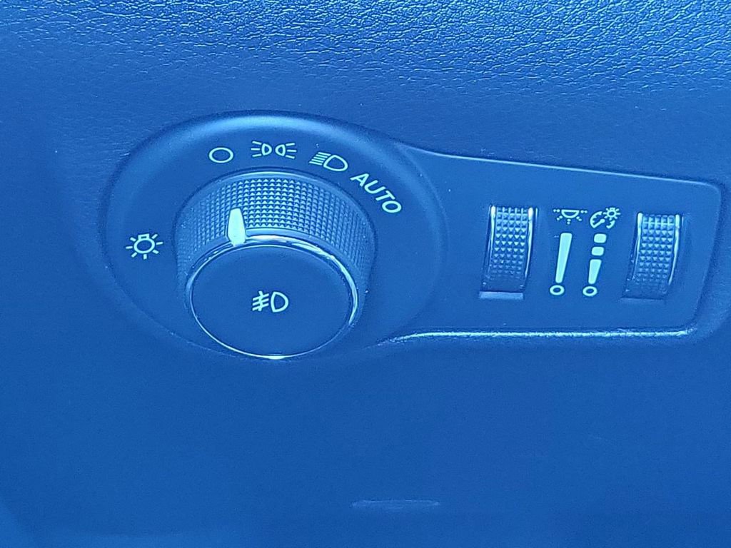 Used 2022 Jeep Compass Trailhawk w/ Sun and Sound Group image 24