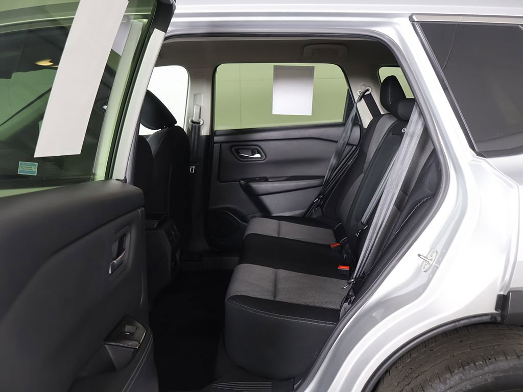 Used 2024 Nissan Rogue SV image 28