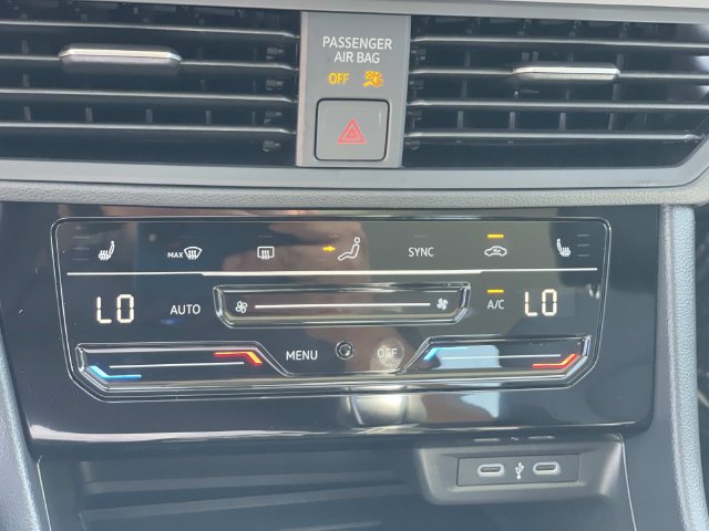 New 2027 Volkswagen Jetta SE FWD image 17