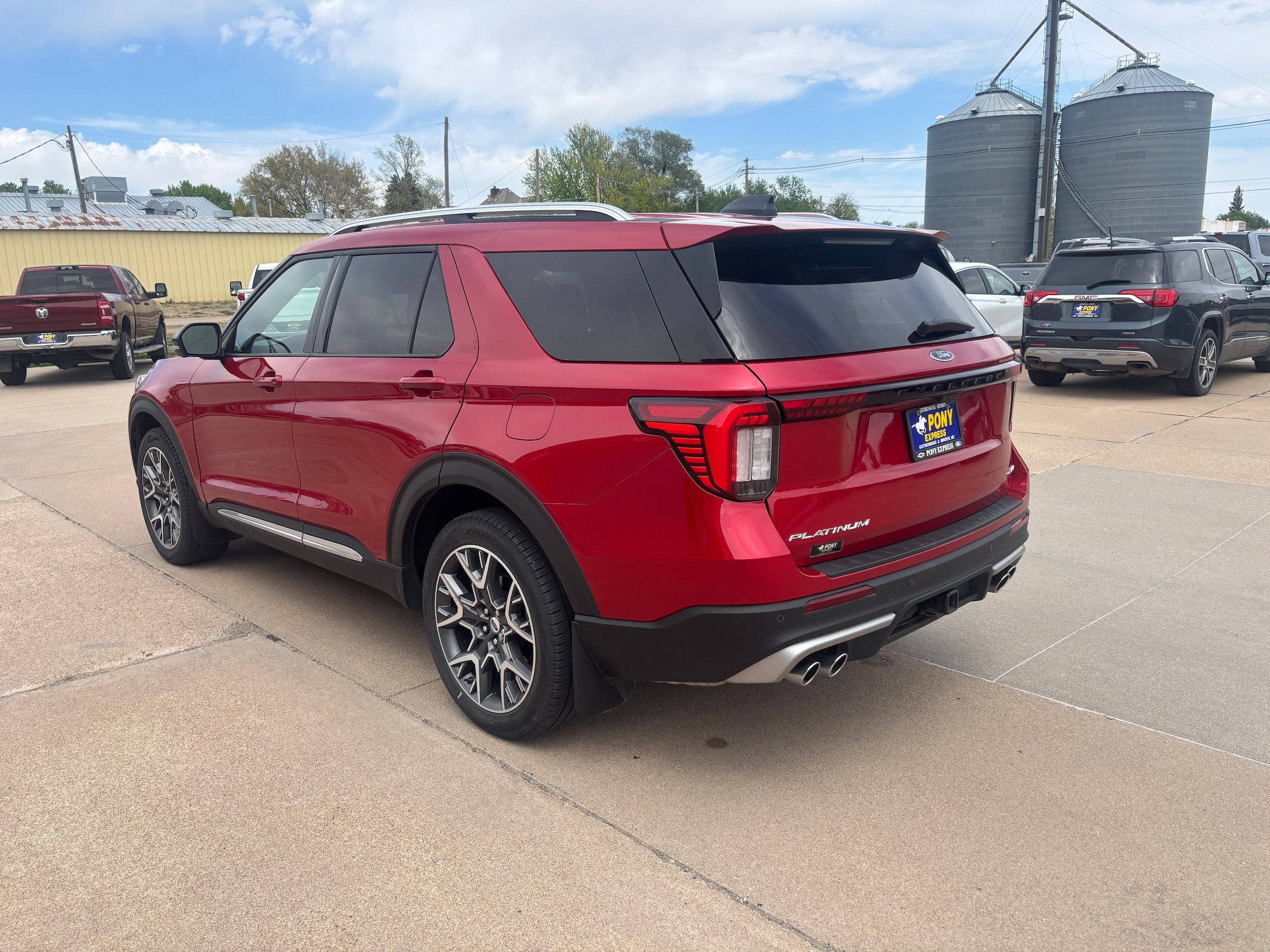 Used 2025 Ford Explorer Platinum w/ Ultimate Package AWD/4WD image 6