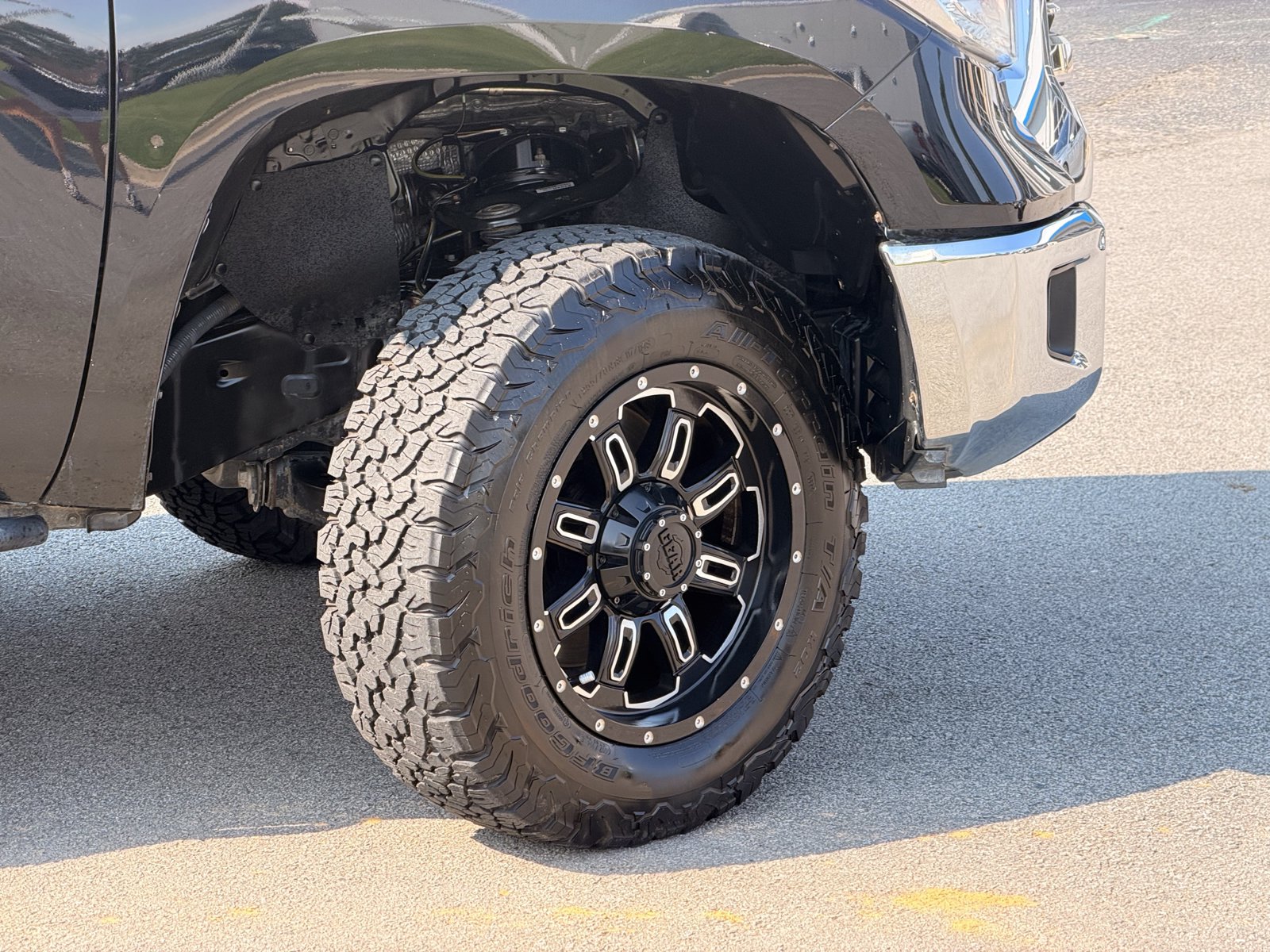 Used 2017 Toyota Tundra SR5 AWD/4WD image 5
