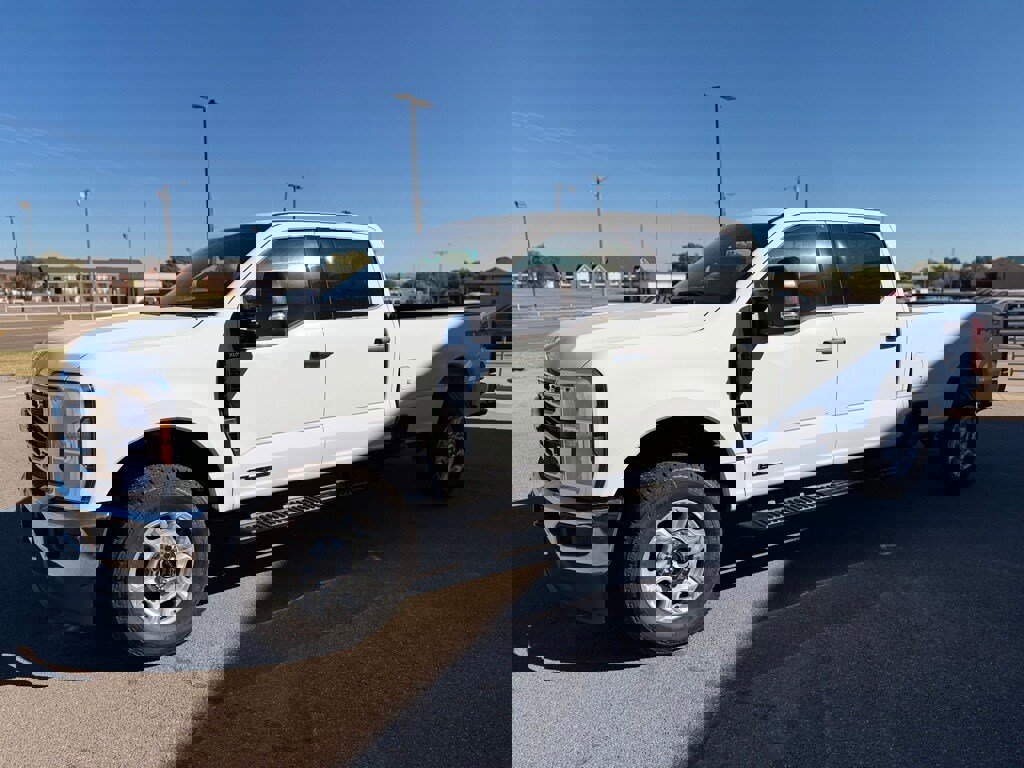 New 2026 Ford F250 XLT w/ FX4 Off-Road Package image 12