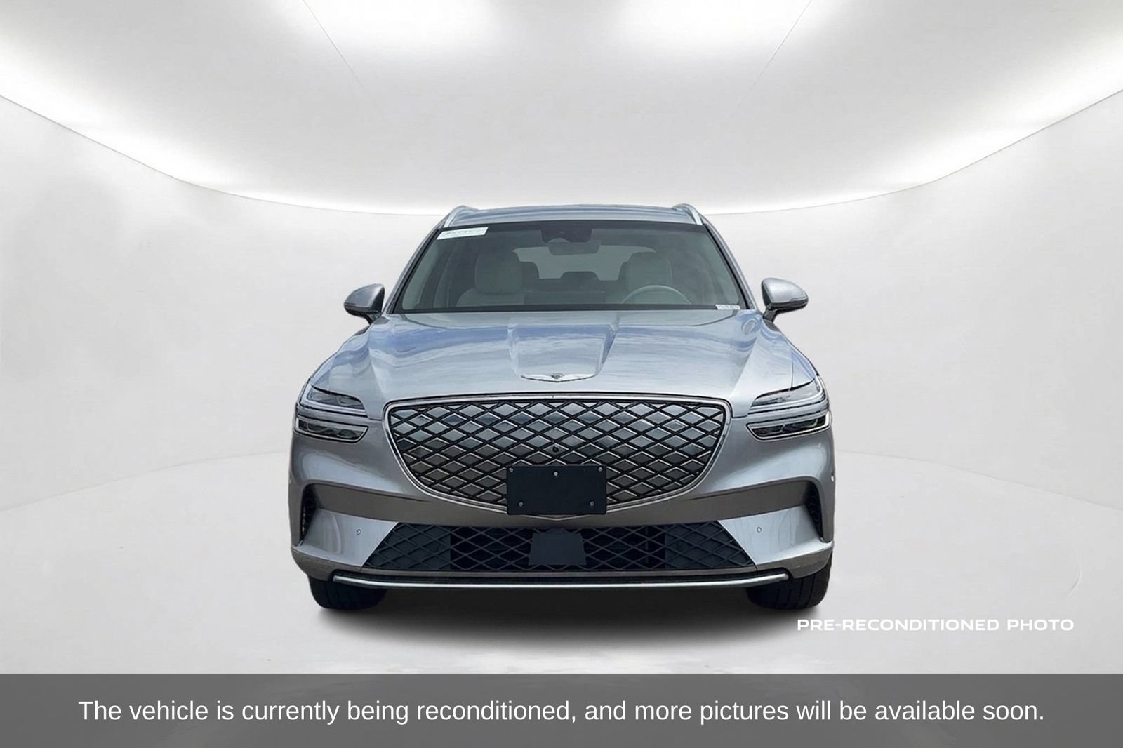 Used 2025 Genesis Electrified GV70 AWD/4WD image 2
