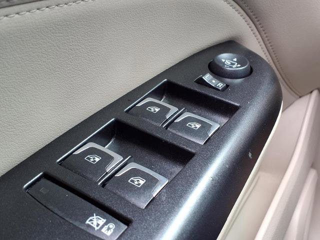 Used 2015 Cadillac SRX Premium AWD/4WD image 17