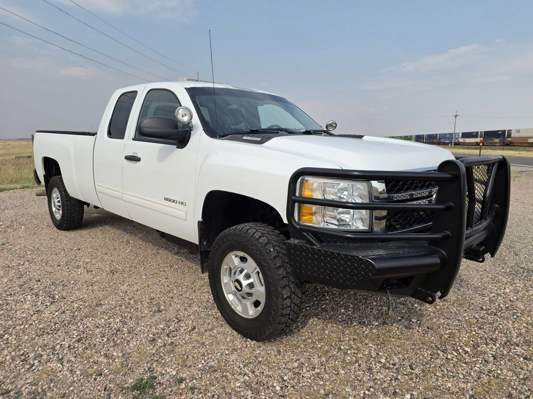 Used 2011 Chevrolet Silverado 2500 LT AWD/4WD image 7