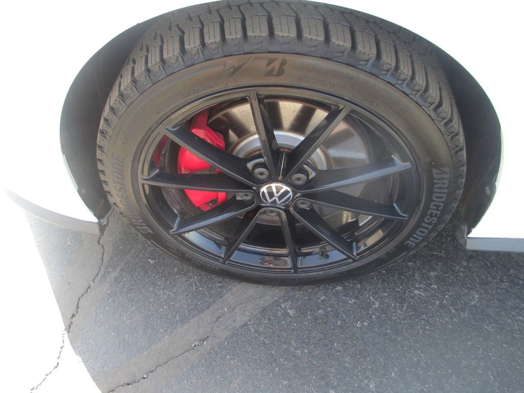 Used 2024 Volkswagen Jetta GLI 40th Anniversary Edition FWD image 14