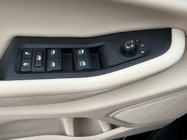 Used 2023 Jeep Grand Cherokee Limited image 22