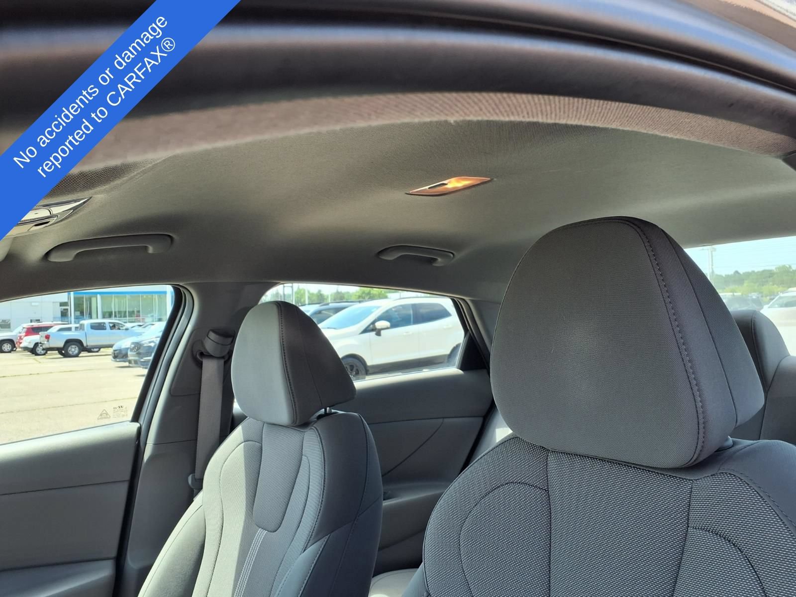 Used 2022 Hyundai Elantra SE FWD image 18
