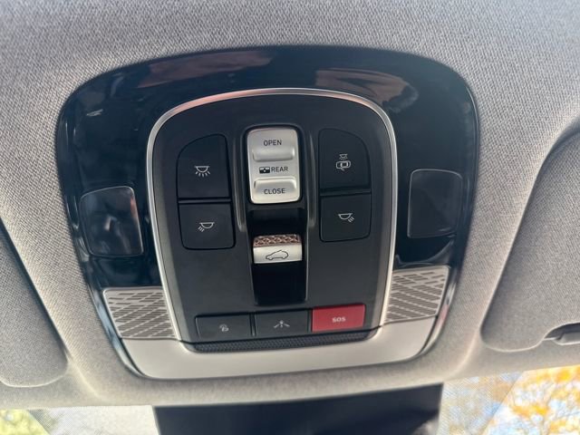 Certified 2022 Hyundai Palisade Limited w/ Cargo Package image 40