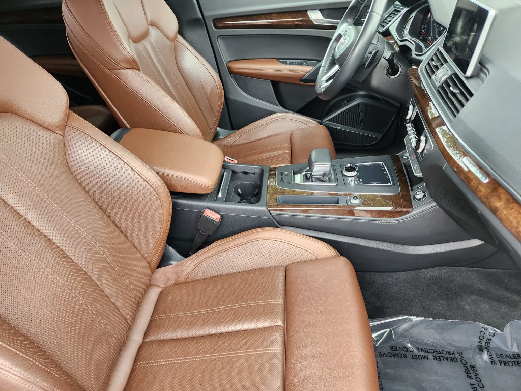 Used 2019 Audi Q5 2.0T Premium Plus w/ Premium Plus Package AWD/4WD image 14