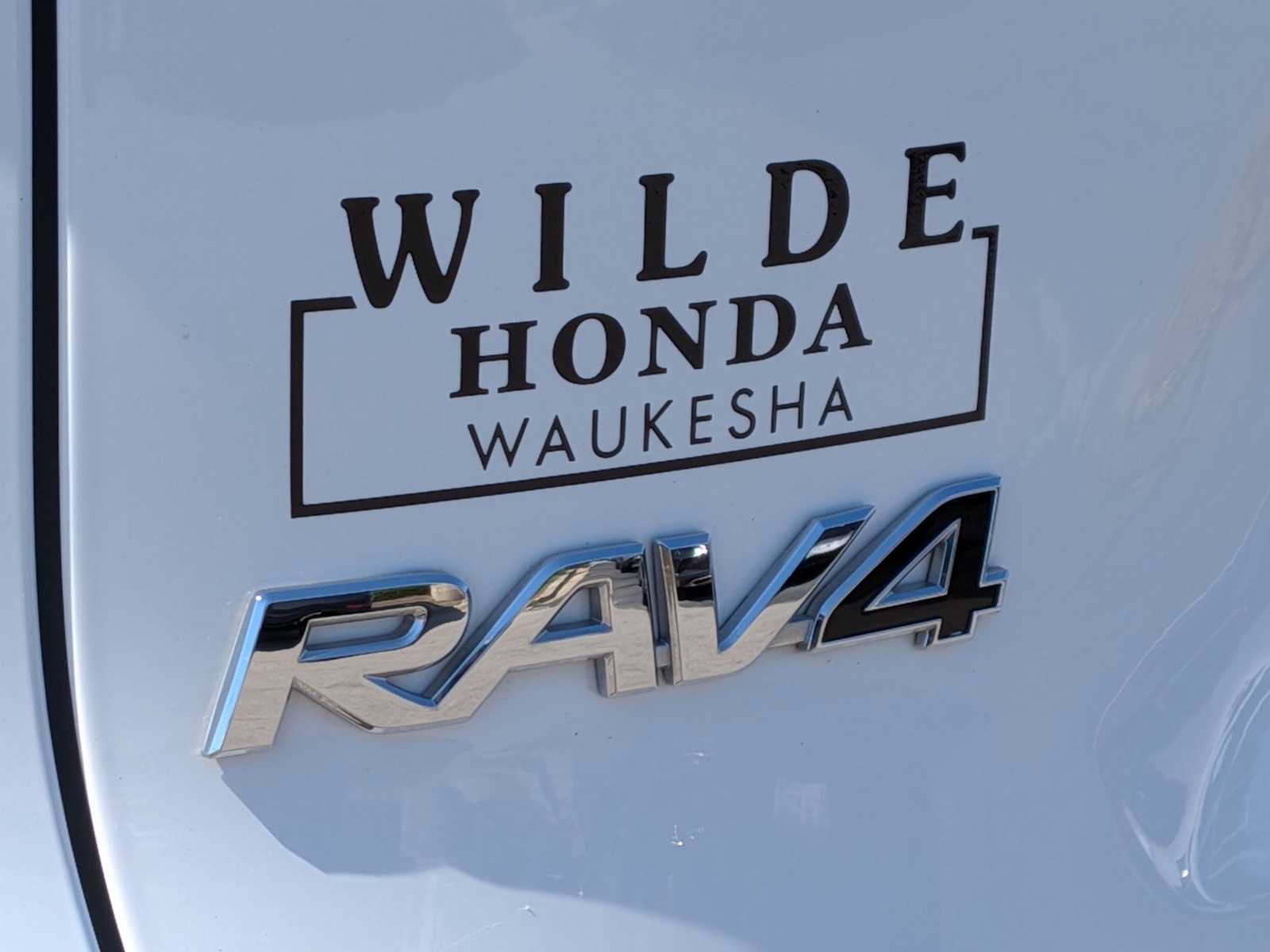 Used 2020 Toyota RAV4 XLE AWD/4WD image 11